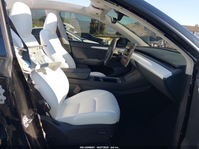 2025 TESLA MODEL Y 7SAYGDED3SF231189 Photo 4