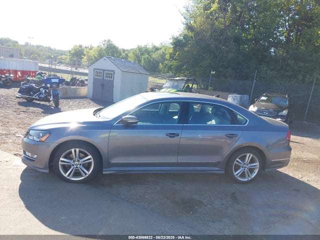 Volkswagen Passat 2015 1VWCM7A36FC025556 Image 14
