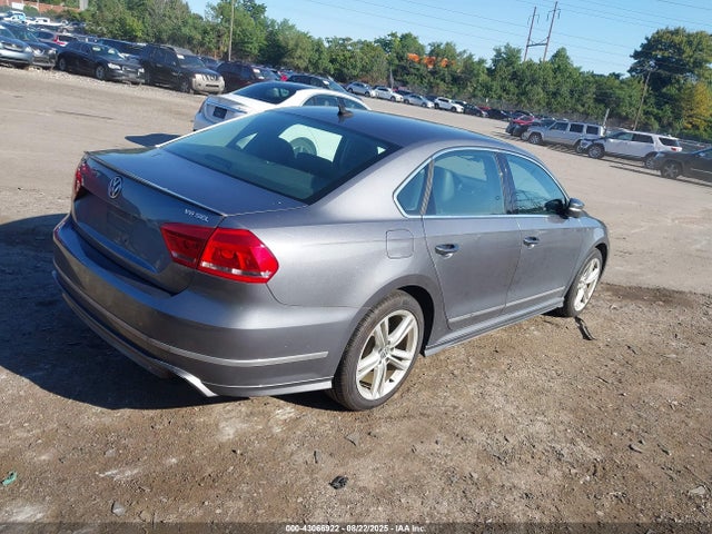 Volkswagen Passat 2015 1VWCM7A36FC025556 Image 4