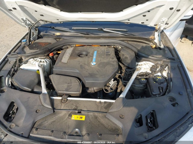 WBAJA9C57JB249394 BMW 530e