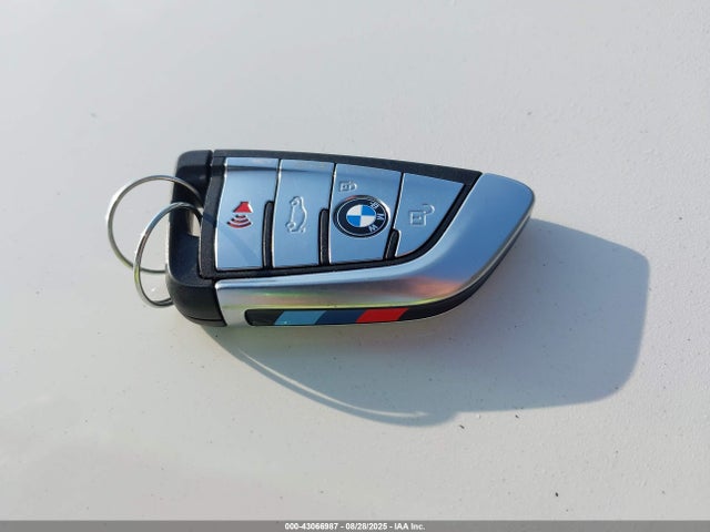 WBAJA9C57JB249394 BMW 530e
