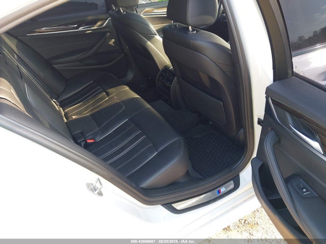 WBAJA9C57JB249394 BMW 530e