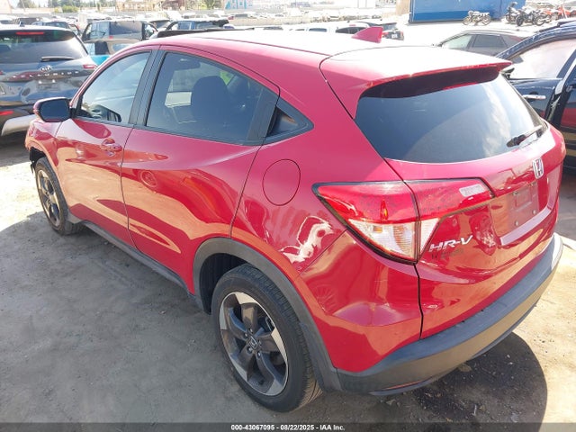 2018 HONDA HR-V 3CZRU5H55JG701813 Photo 2