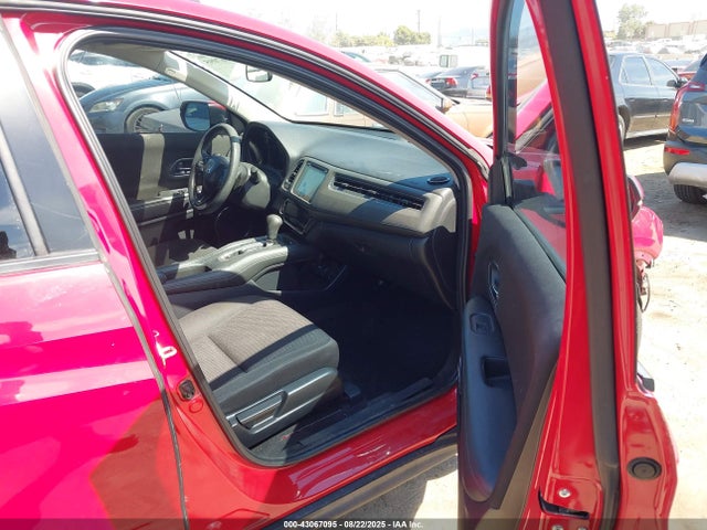 2018 HONDA HR-V 3CZRU5H55JG701813 Photo 4