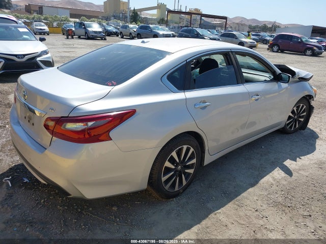 1N4AL3AP8JC196557 Nissan 2018