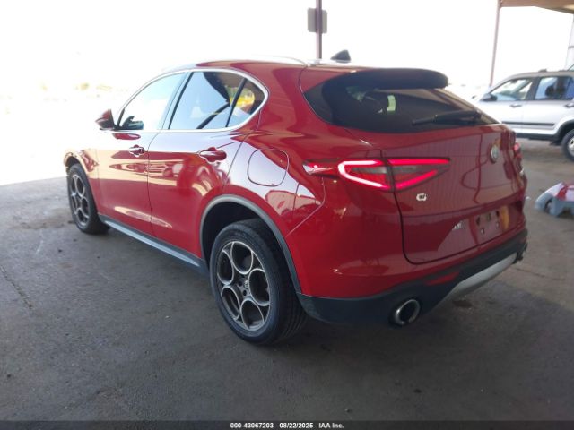 2018 ALFA ROMEO STELVIO ZASFAKBN2J7B79671 Photo 2