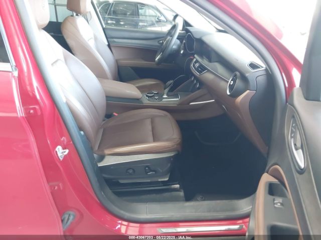 2018 ALFA ROMEO STELVIO ZASFAKBN2J7B79671 Photo 4