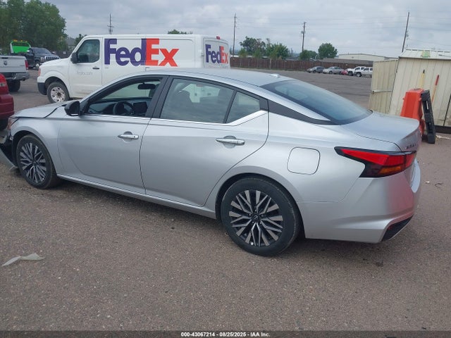 Nissan 2024 2024 1N4BL4DV3RN429149 Image 3