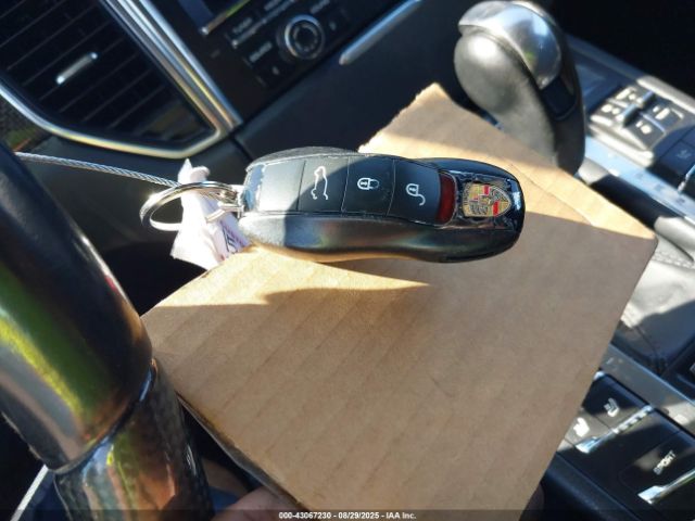 2015 PORSCHE MACAN WP1AB2A5XFLB65757 Photo 10