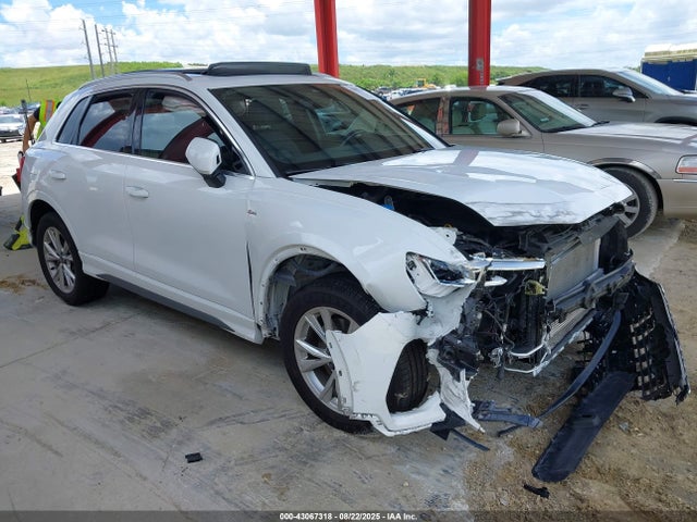 2023 AUDI Q3 WA1DECF32P1044196 Photo 0