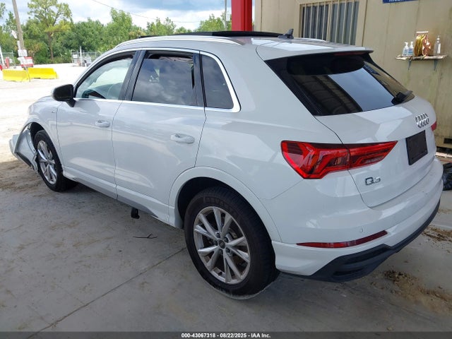 2023 AUDI Q3 WA1DECF32P1044196 Photo 2