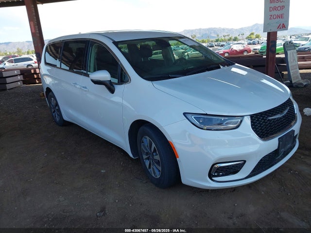 2023 CHRYSLER PACIFICA HYBRID 2C4RC1L70PR584090