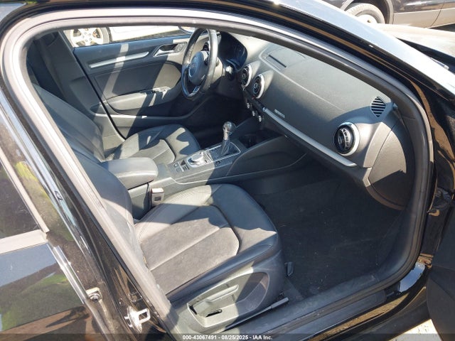 WAUB8GFFXG1054588 Audi A3