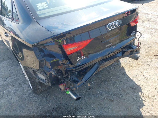 WAUB8GFFXG1054588 Audi A3