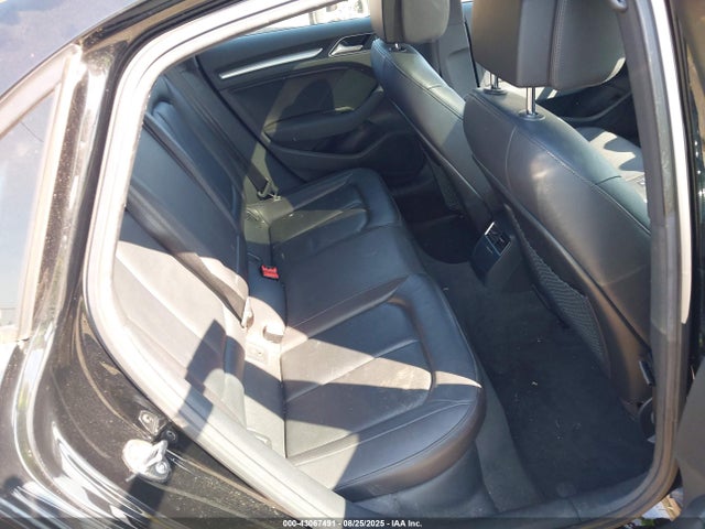 WAUB8GFFXG1054588 Audi A3
