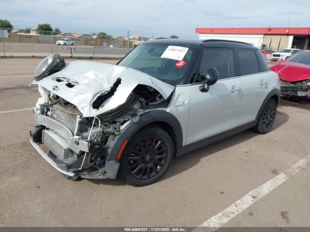 2018 MINI HARDTOP WMWXU3C59J2F51335 Photo 1