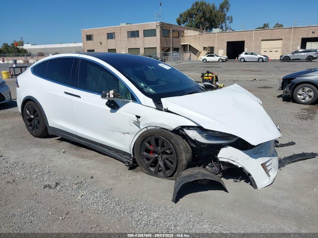 2016 TESLA MODEL X 5YJXCBE46GF018172 Photo 0