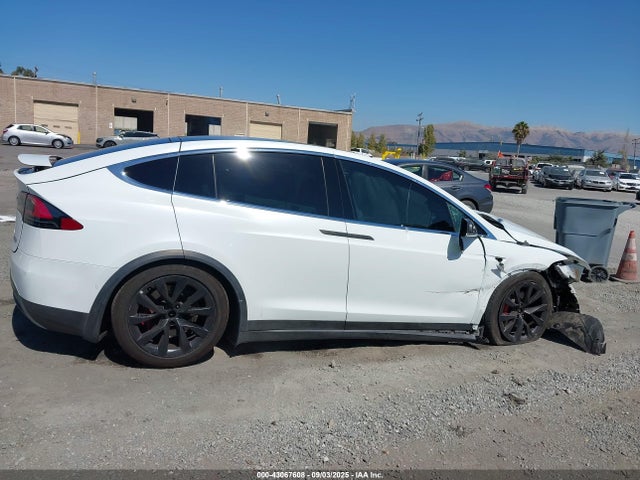 5YJXCBE46GF018172 Tesla MODEL X