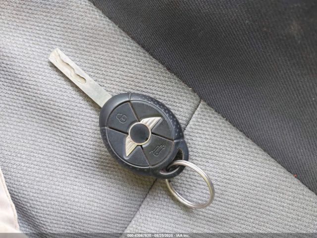 2006 MINI COOPER S WMWRH33516TF85980 Photo 10