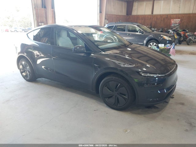 2026 TESLA MODEL Y 7SAYGDEE7TF387729 Photo 0