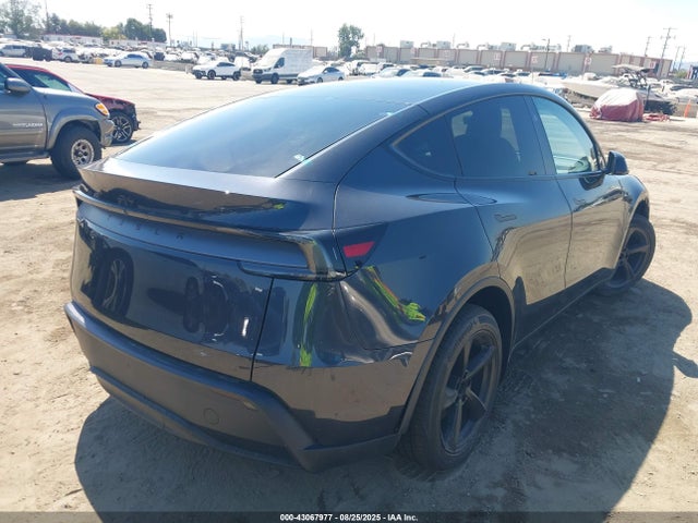2026 TESLA MODEL Y 7SAYGDED9TF404831 Photo 3