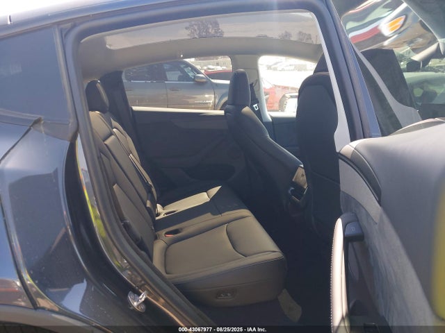 2026 TESLA MODEL Y 7SAYGDED9TF404831 Photo 7