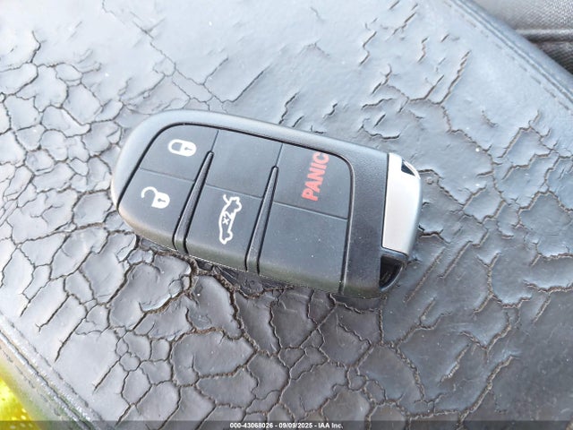 1C3CCCAB6GN139184 Chrysler 200