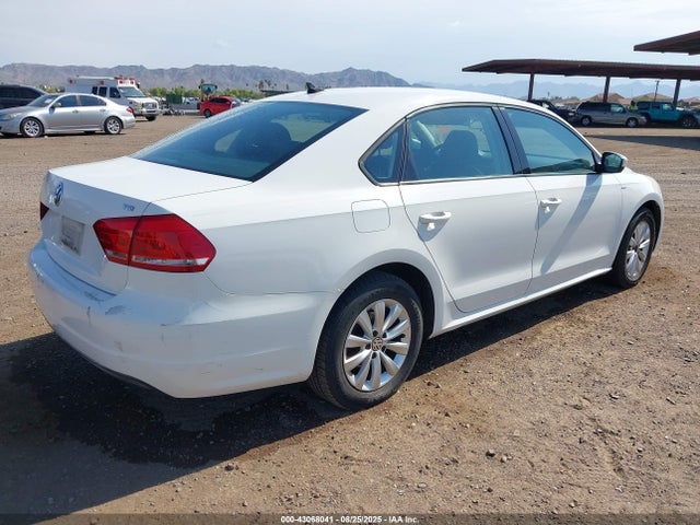 1VWAT7A32FC024107 Volkswagen Passat