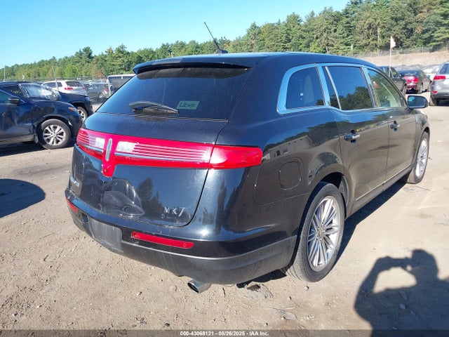 2LMHJ5AT6KBL00147 Lincoln Mkt Reserve