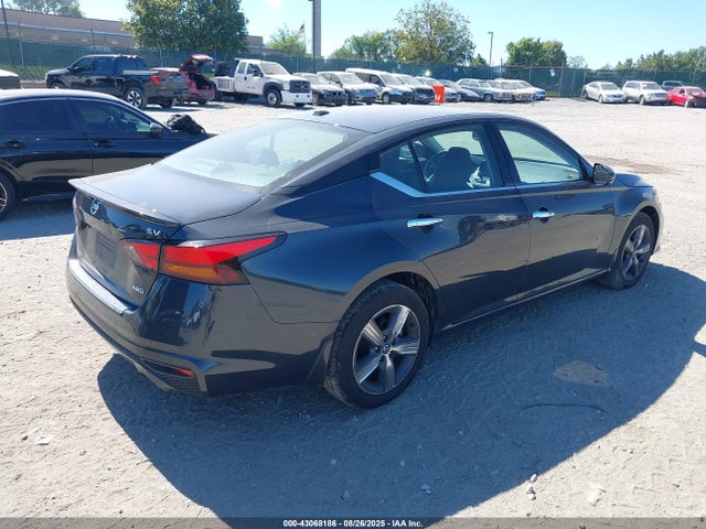 1N4BL4DW1KN300681 Nissan Altima