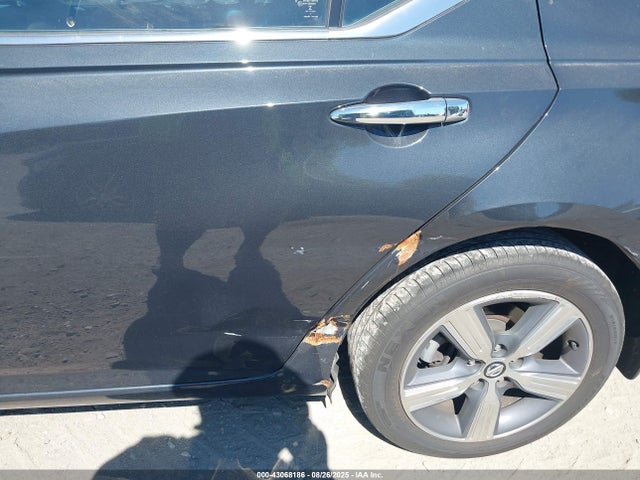 1N4BL4DW1KN300681 Nissan Altima