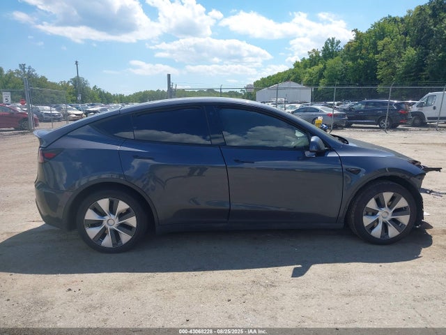 7SAYGDEEXNF401447 Tesla Model Y