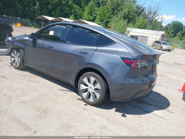 2022 TESLA MODEL Y 7SAYGDEEXNF401447 Photo 2