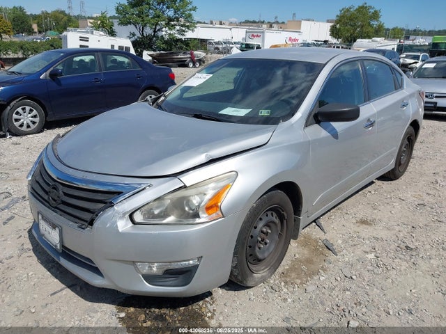 Nissan Altima 2015 1N4AL3AP4FN356137 Image 2