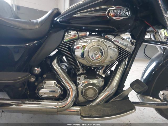 2011 HARLEY-DAVIDSON FLHTCUTG 1HD1MAM13BB853032 Photo 7