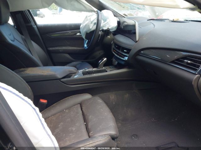 2025 CADILLAC CT5-V 1G6DV5RW3S0112322 Photo 4