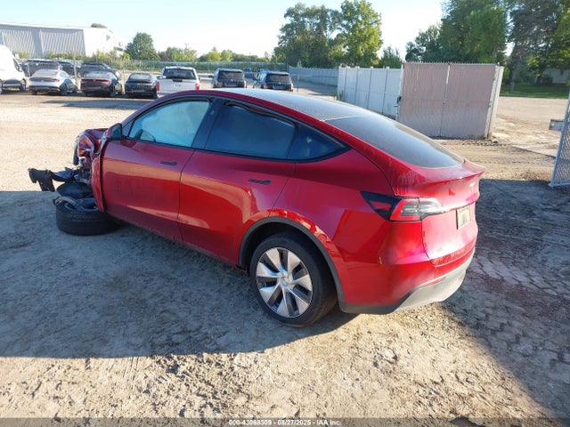 2024 TESLA MODEL Y 7SAYGDEE5RA272374 Photo 2