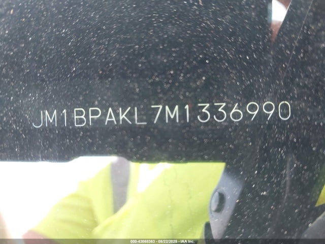 JM1BPAKL7M1336990 Mazda py