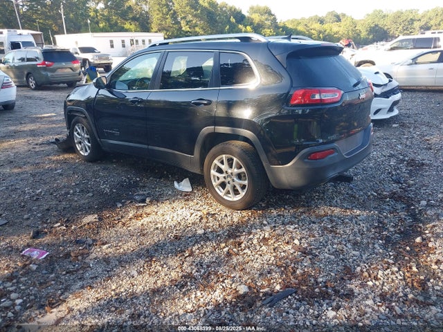 1C4PJLCB6FW631285 Jeep Cherokee