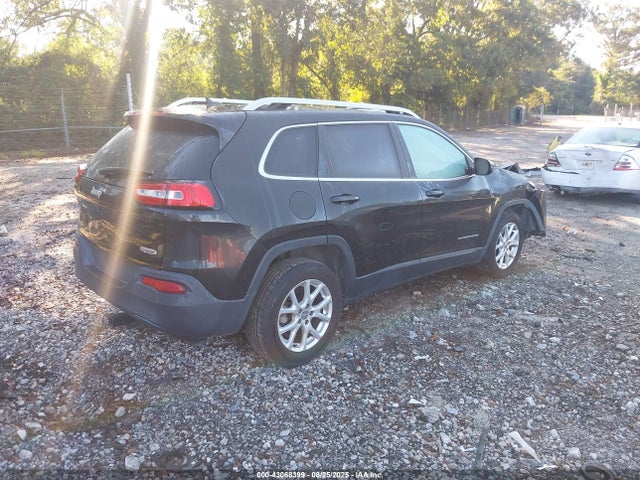 1C4PJLCB6FW631285 Jeep Cherokee