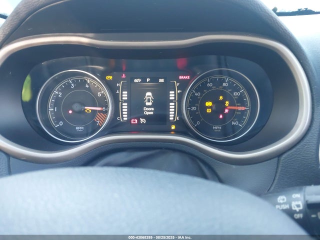 1C4PJLCB6FW631285 Jeep Cherokee
