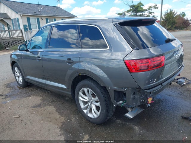 2019 AUDI Q7 WA1AAAF7XKD028339 Photo 2
