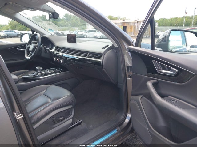 2019 AUDI Q7 WA1AAAF7XKD028339 Photo 4
