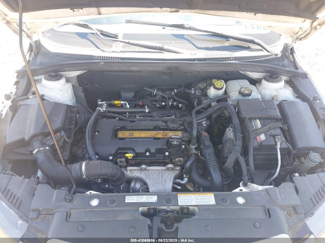 Chevrolet LUV 2015 1G1PE5SB3F7276175 Image 10