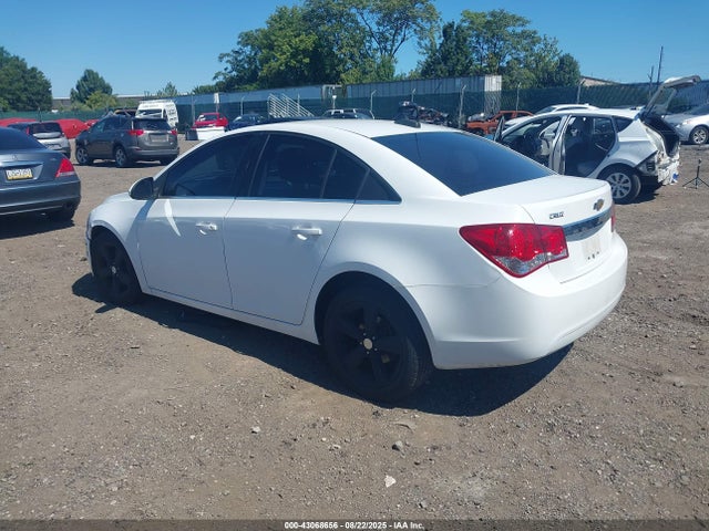 Chevrolet LUV 2015 1G1PE5SB3F7276175 Image 3