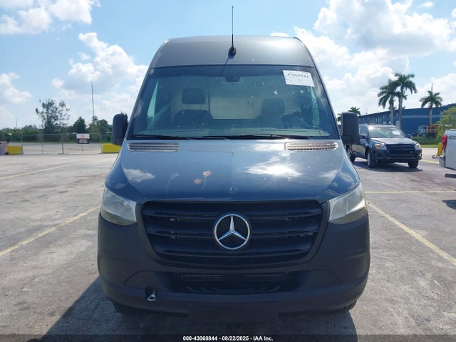WD4PF0CD7KP061020 Mercedes-Benz om 642 with brake assist
