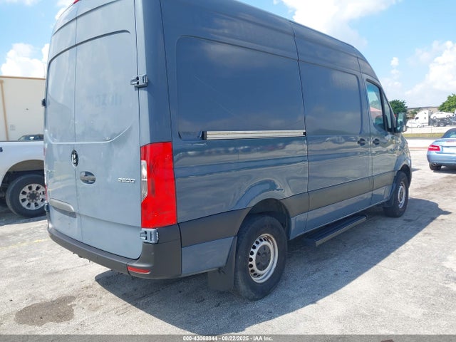 WD4PF0CD7KP061020 Mercedes-Benz om 642 with brake assist