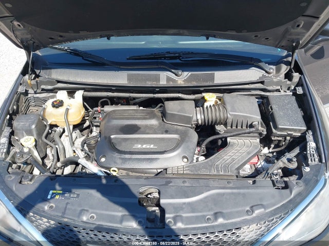 43069180 :رقم المزاد ، 2C4RC1BG6JR152015 vin ، 2018 Chrysler Pacifica Touring L مزاد بيع