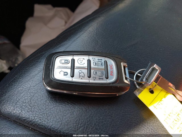 43069180 :رقم المزاد ، 2C4RC1BG6JR152015 vin ، 2018 Chrysler Pacifica Touring L مزاد بيع