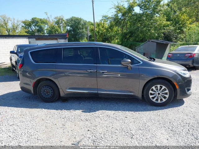43069180 :رقم المزاد ، 2C4RC1BG6JR152015 vin ، 2018 Chrysler Pacifica Touring L مزاد بيع